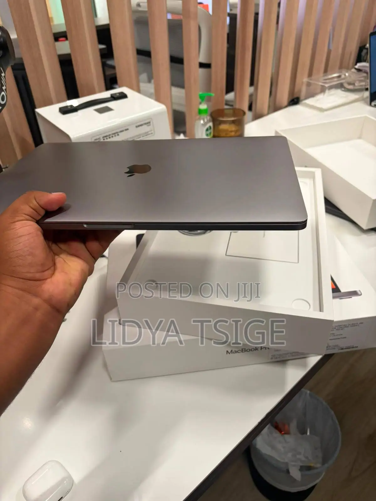 Laptop Apple MacBook Pro 2021 M1 16GB Apple M1 Pro SSD 512GB