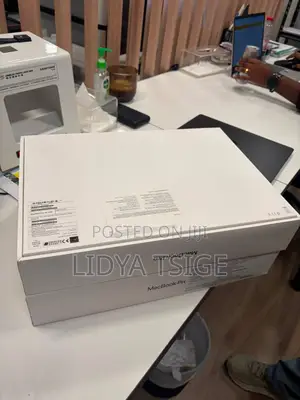 Laptop Apple MacBook Pro 2021 M1 16GB Apple M1 Pro SSD 512GB