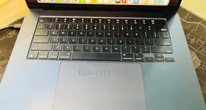 New Laptop Apple MacBook Air 2024 M3 8GB Apple M3 SSD 256GB
