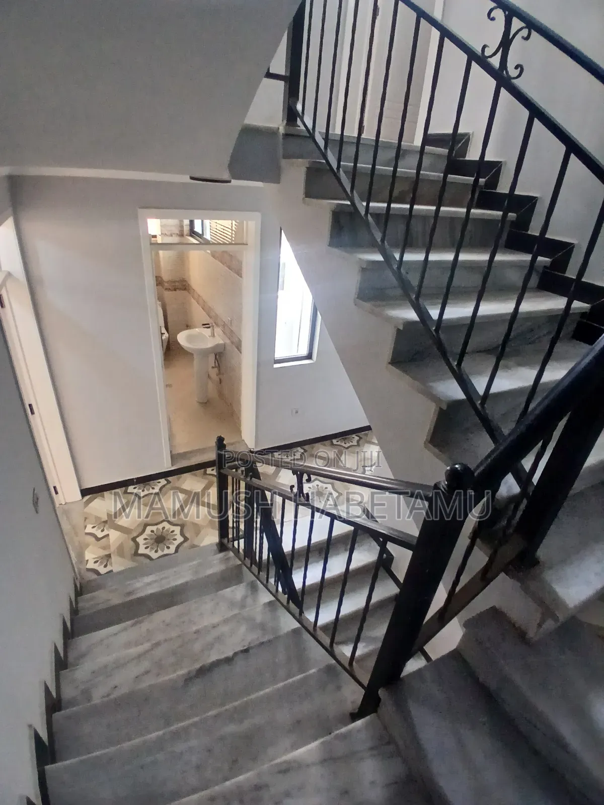 Furnished 7bdrm House in 94ማህበር, Nifas Silk-Lafto for sale