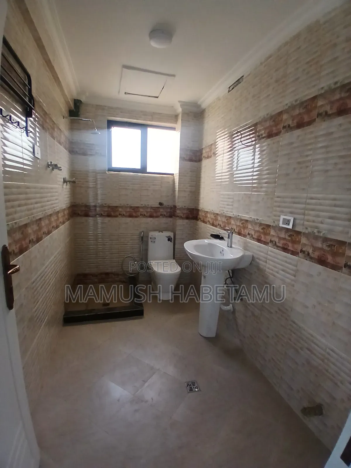 Furnished 7bdrm House in 94ማህበር, Nifas Silk-Lafto for sale