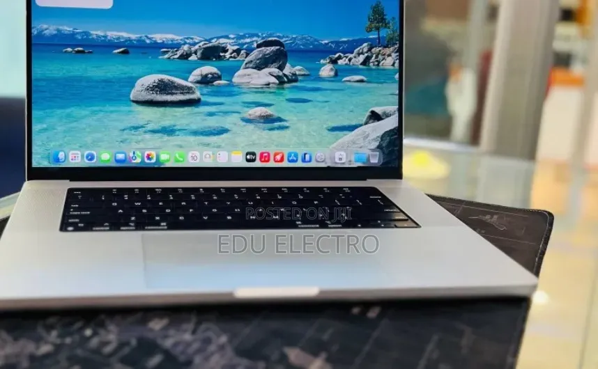 New Laptop Apple MacBook Pro 2021 M1 32GB Apple M1 Max SSD 1T