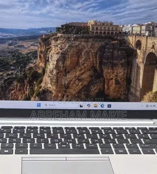 New Laptop HP EliteBook 840 G10 16GB Intel Core i7 SSD 512GB