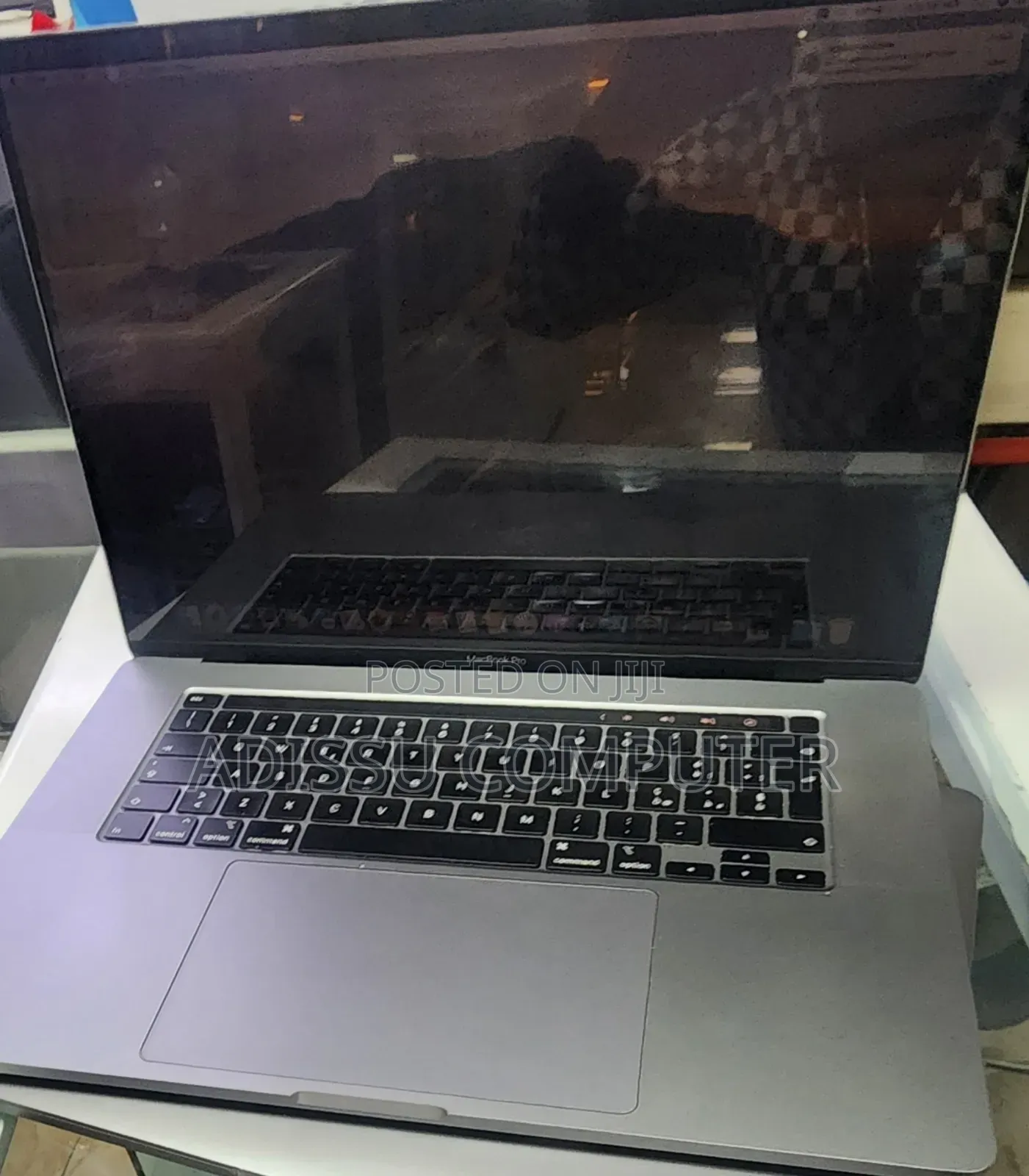 New Laptop Apple MacBook Pro 2019 16GB Intel Core i7 SSD 512GB