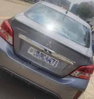 Mitsubishi Attrage 2022 Silver