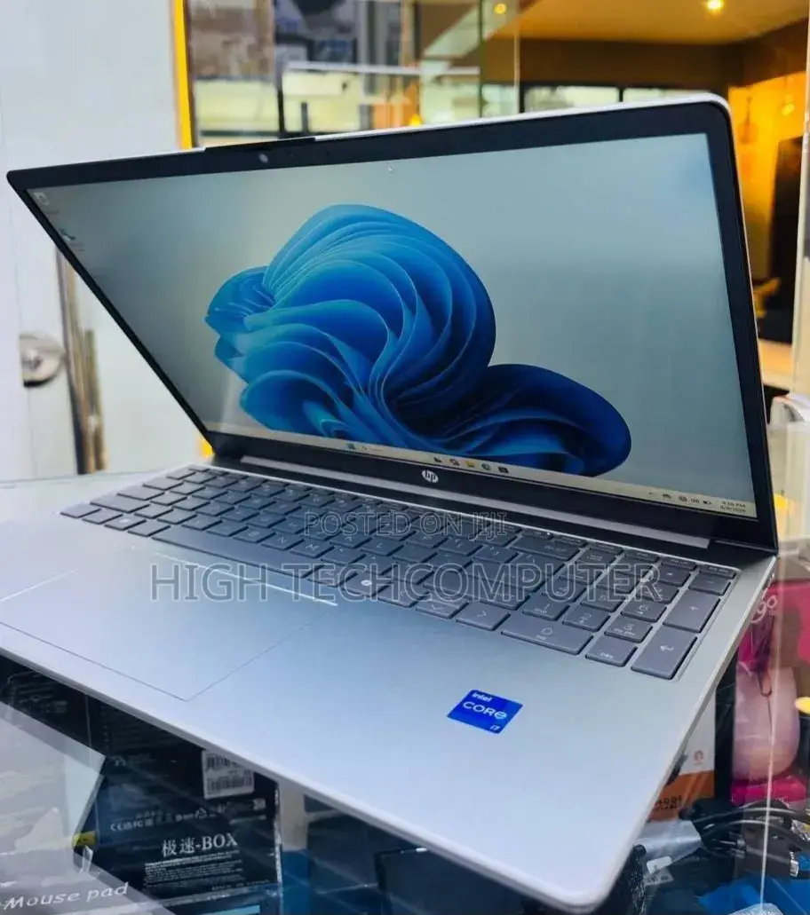New Laptop HP Pavilion 15-cs3063cl 16GB Intel Core i7 SSD 1T