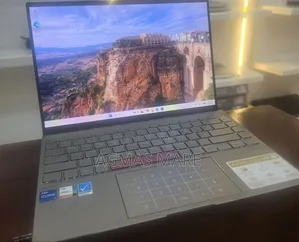 New Laptop Asus Zenbook 14 16GB Intel Core i7 SSD 512GB
