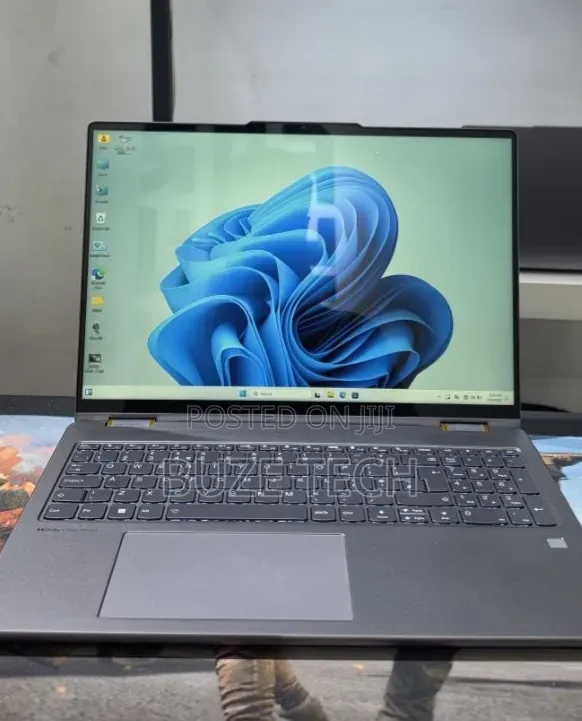 New Laptop Lenovo 16GB AMD Ryzen 7 SSD 512GB