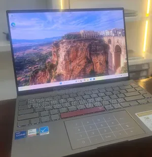 New Laptop Asus Zenbook 14 16GB Intel Core i7 SSD 512GB