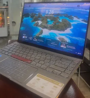New Laptop Asus Zenbook 14 16GB Intel Core i7 SSD 512GB
