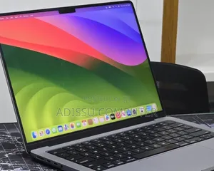 New Laptop Apple MacBook Pro 2023 M2 8GB Apple M3 Pro SSD 512GB