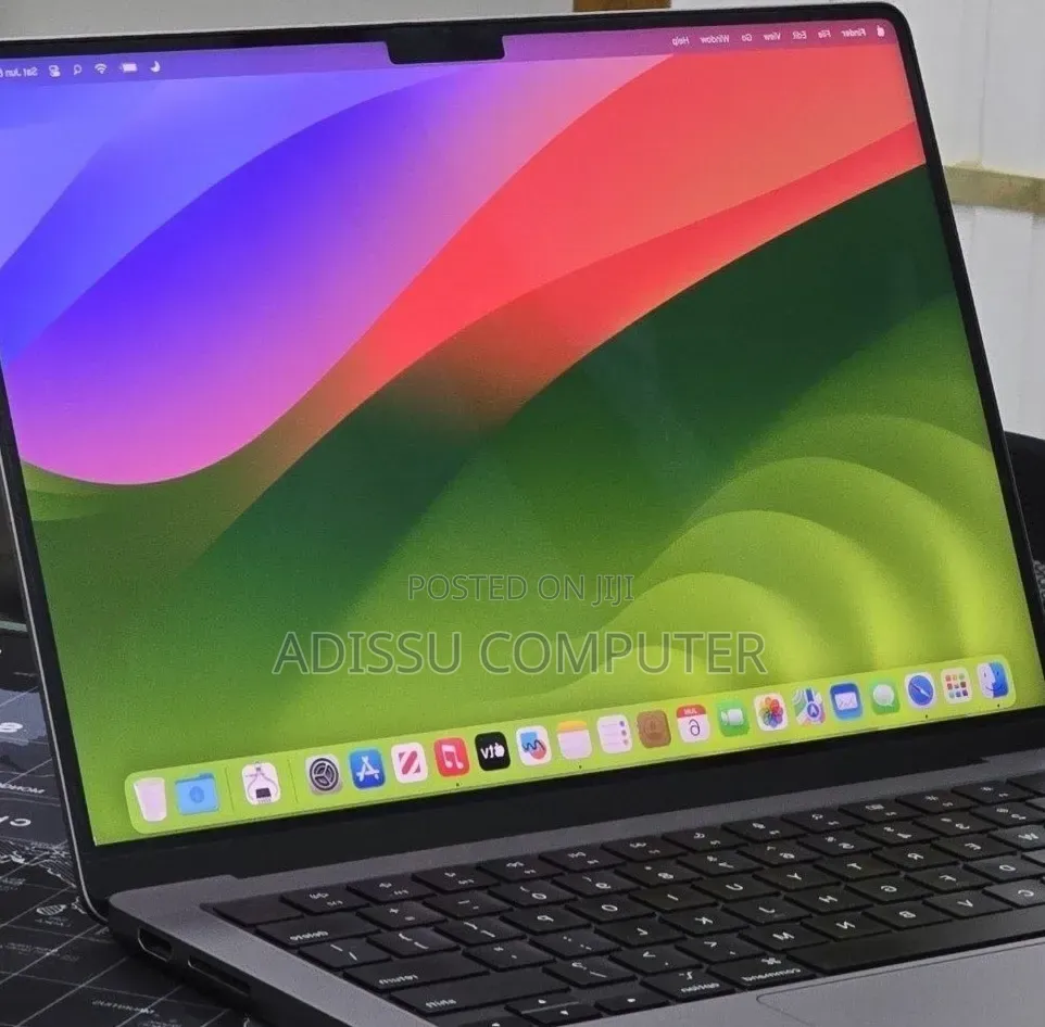 New Laptop Apple MacBook Pro 2023 M2 8GB Apple M3 Pro SSD 512GB