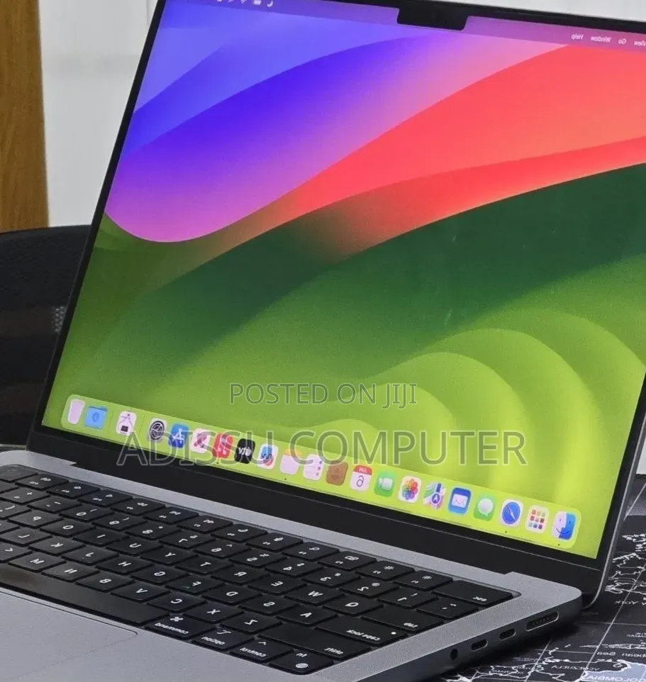 New Laptop Apple MacBook Pro 2023 M2 8GB Apple M3 Pro SSD 512GB