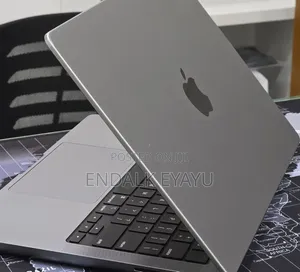 New Laptop Apple MacBook Pro 2023 M3 Pro 8GB Apple M3 Pro SSD 512GB