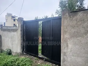 2bdrm House in Yeka for sale
