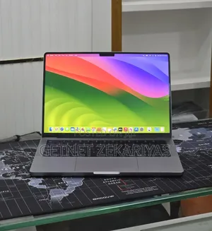 New Laptop Apple MacBook Pro 2024 M3 8GB Apple M3 Pro SSD 512GB