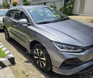 BYD E2 43 kWh 94 hp FWD 2025 Gray
