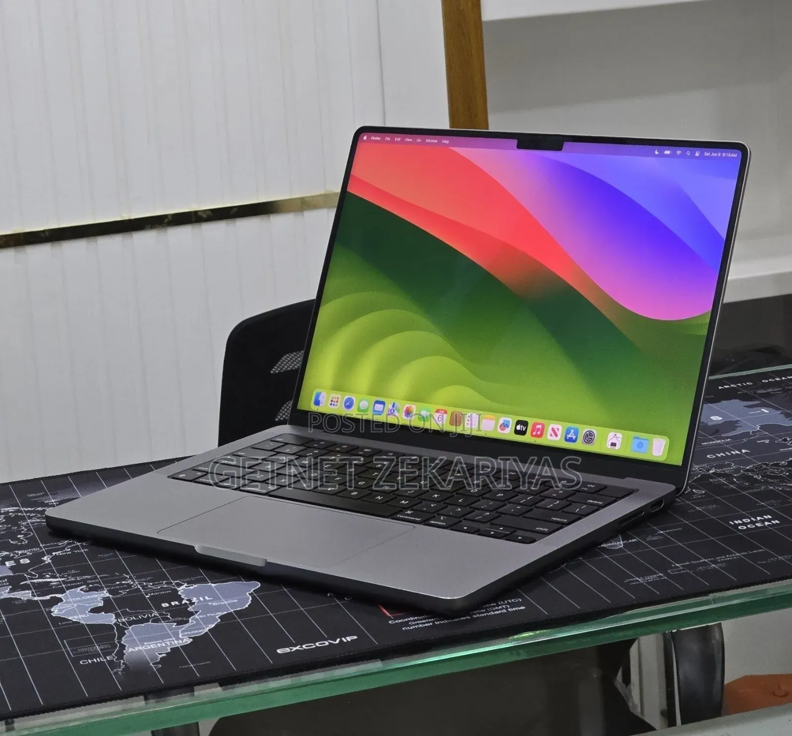 New Laptop Apple MacBook Pro 2024 M3 8GB Apple M3 Pro SSD 512GB