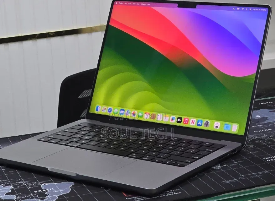 New Laptop Apple MacBook Pro 2023 M3 8GB Apple M3 Pro SSD 512GB
