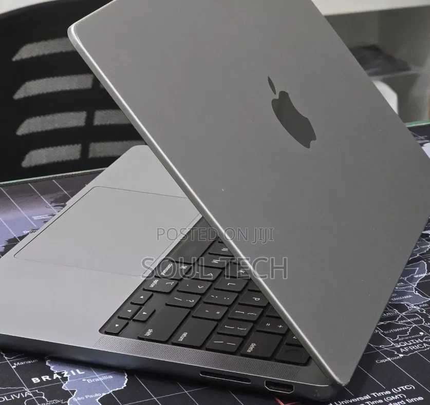 New Laptop Apple MacBook Pro 2023 M3 8GB Apple M3 Pro SSD 512GB