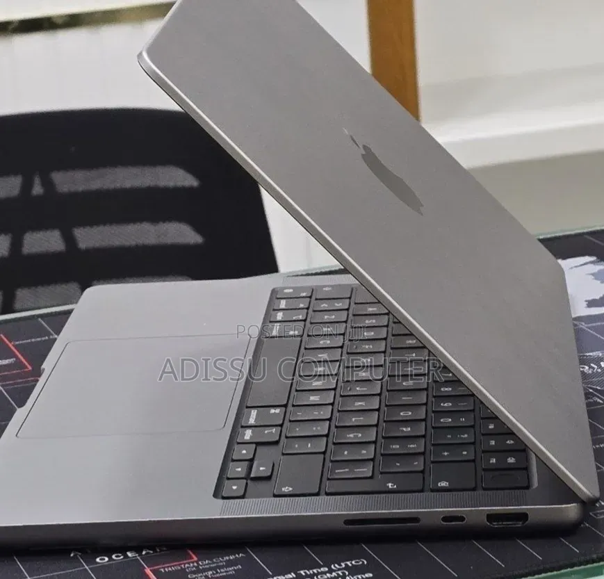 New Laptop Apple MacBook Pro 2021 M1 32GB Apple M1 Pro SSD 512GB