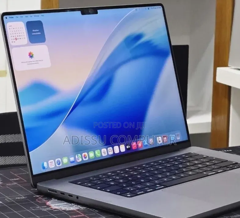 New Laptop Apple MacBook Pro 2021 M1 32GB Apple M1 Pro SSD 512GB