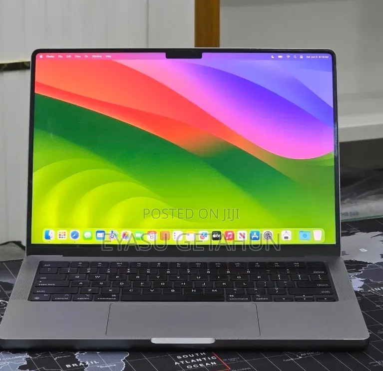 New Laptop Apple MacBook Pro 2023 M3 Pro 8GB Apple M3 Pro SSD 512GB
