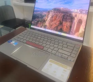 New Laptop Asus Zenbook 14 OLED 16GB Intel Core i7 SSD 512GB
