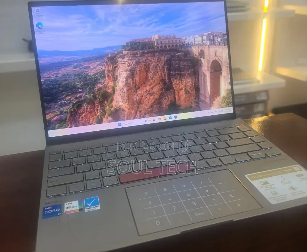 New Laptop Asus Zenbook 14 OLED 16GB Intel Core i7 SSD 512GB