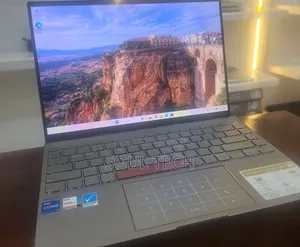New Laptop Asus Zenbook 14 OLED 16GB Intel Core i7 SSD 512GB