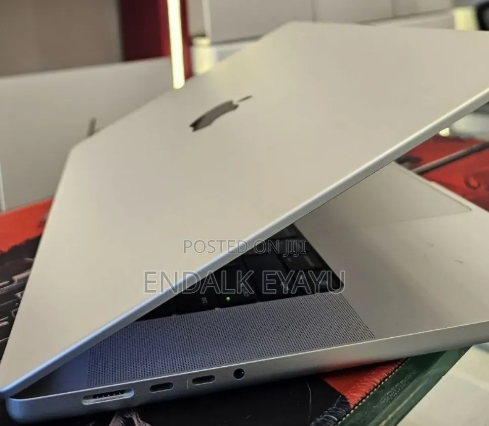 New Laptop Apple MacBook Pro 2021 M1 16GB Apple M1 Pro SSD 512GB