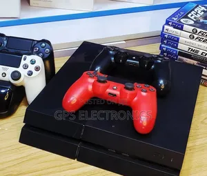 Ps4 Fat ከሁለት ኦሪጅናል ጆይስቲክ ጋር