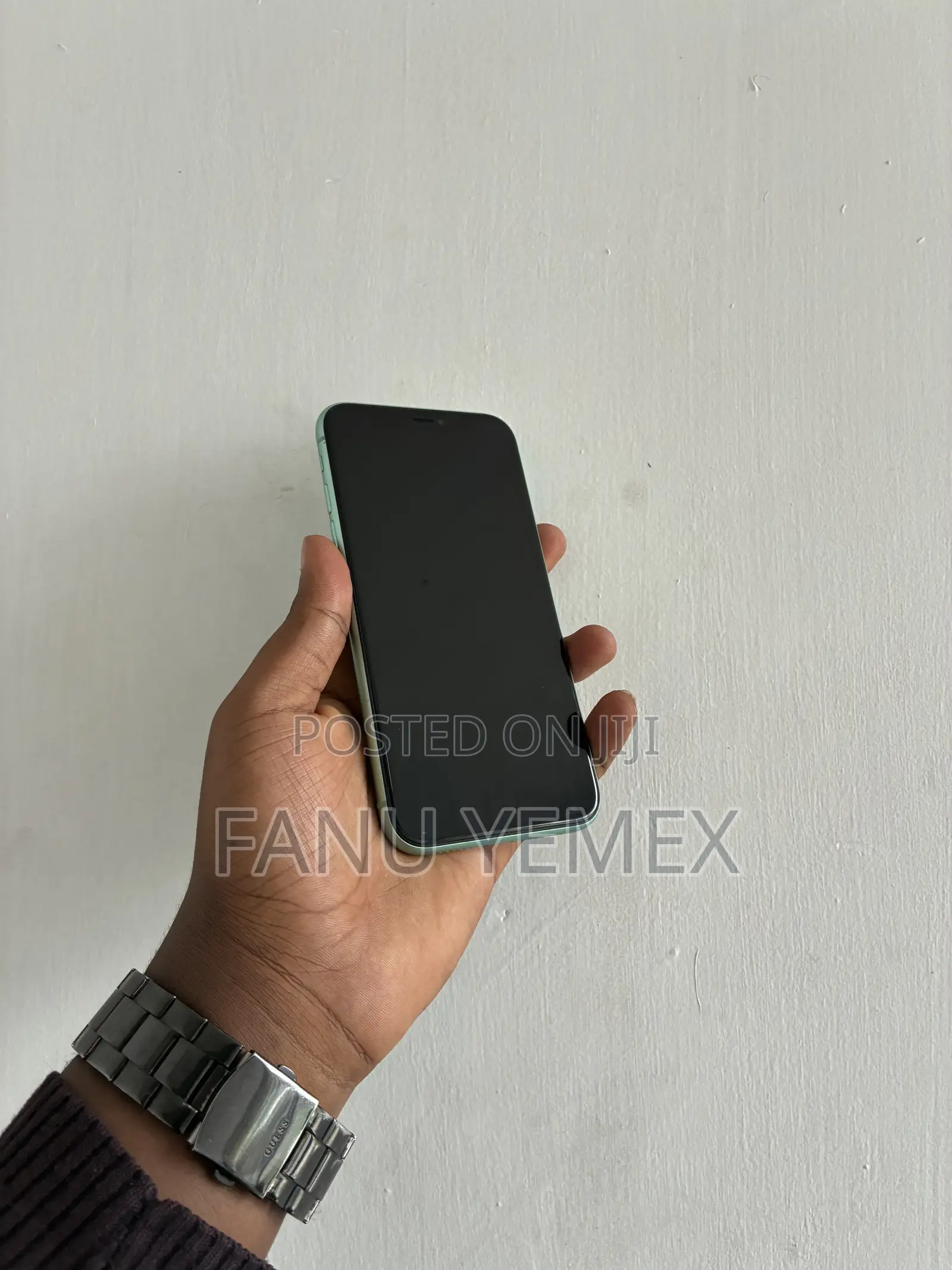 New Apple iPhone 11 64 GB Green
