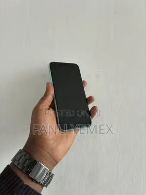 New Apple iPhone 11 64 GB Green