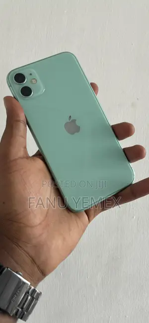 New Apple iPhone 11 64 GB Green