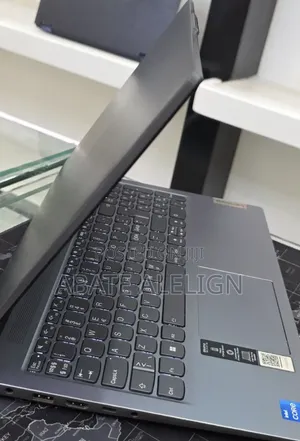 New Laptop Lenovo Ideapad 3 8GB Intel Core i5 SSD 512GB
