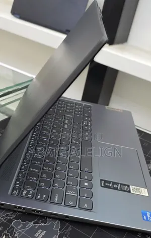 New Laptop Lenovo Ideapad 3 8GB Intel Core i5 SSD 512GB