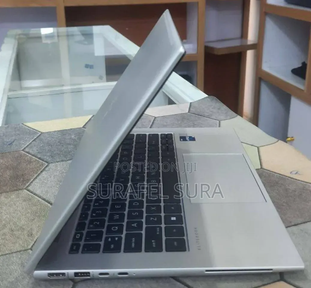 New Laptop HP EliteBook 840 G10 16GB Intel Core i5 SSD 512GB