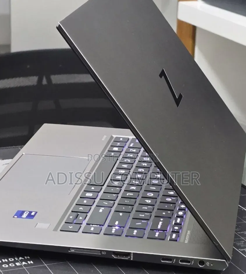 New Laptop HP ZBook 15 32GB Intel Core i9 SSD 512GB