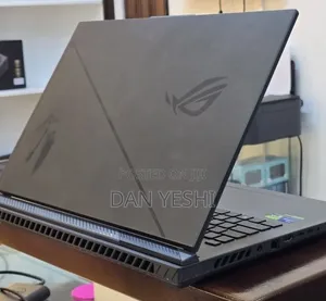 New Laptop Asus ROG Strix G18 32GB Intel Core i9 SSD 1T