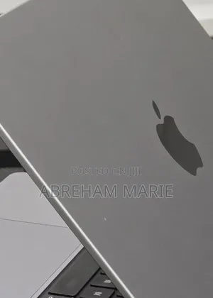 New Laptop Apple MacBook Pro 2023 M3 8GB Nvidia SSD 512GB