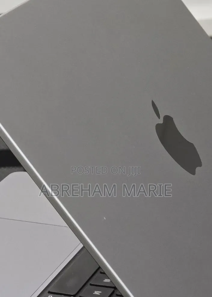 New Laptop Apple MacBook Pro 2023 M3 8GB Nvidia SSD 512GB