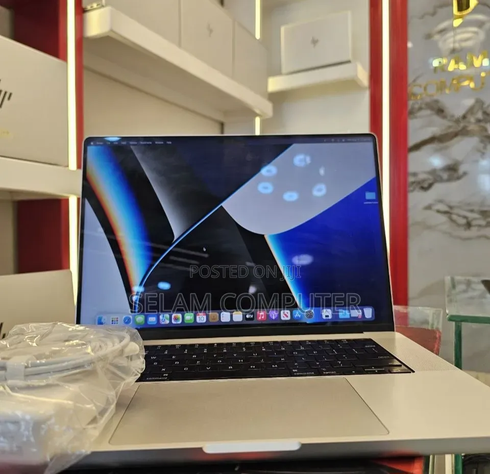 New Laptop Apple MacBook Pro 2021 M1 16GB Apple M1 SSD 512GB