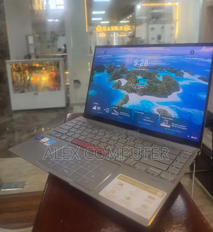 New Laptop Asus Zenbook 14 16GB Intel Core i7 SSD 512GB