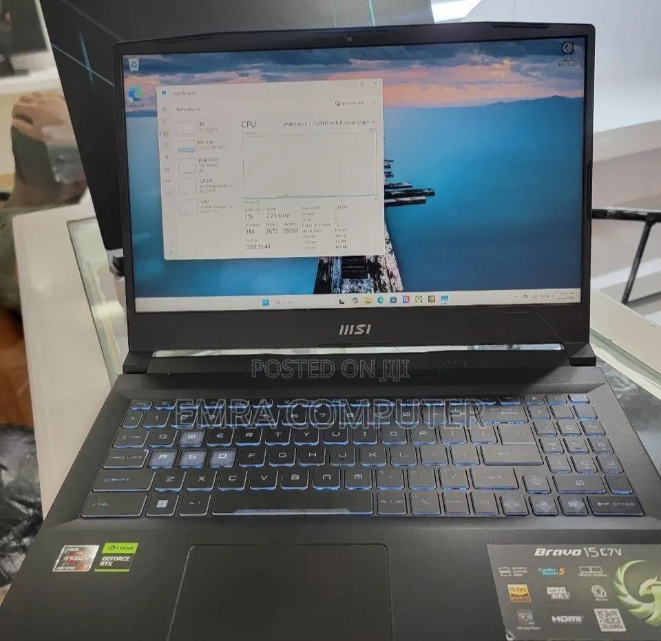 New Laptop MSI 16GB Intel Core Ultra 5 SSD 512GB