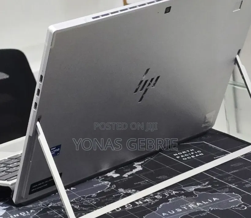 New Laptop HP X2 8GB Intel Core i5 SSD 256GB