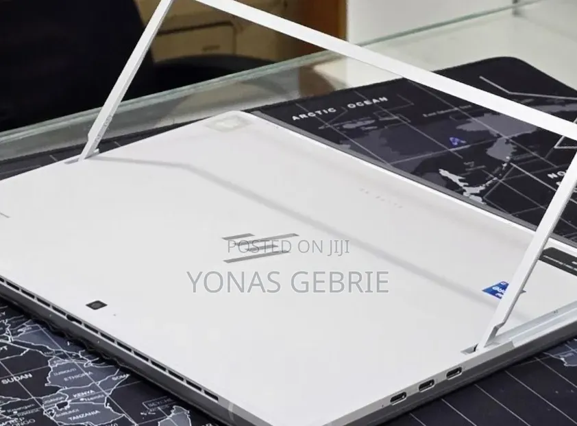 New Laptop HP X2 8GB Intel Core i5 SSD 256GB