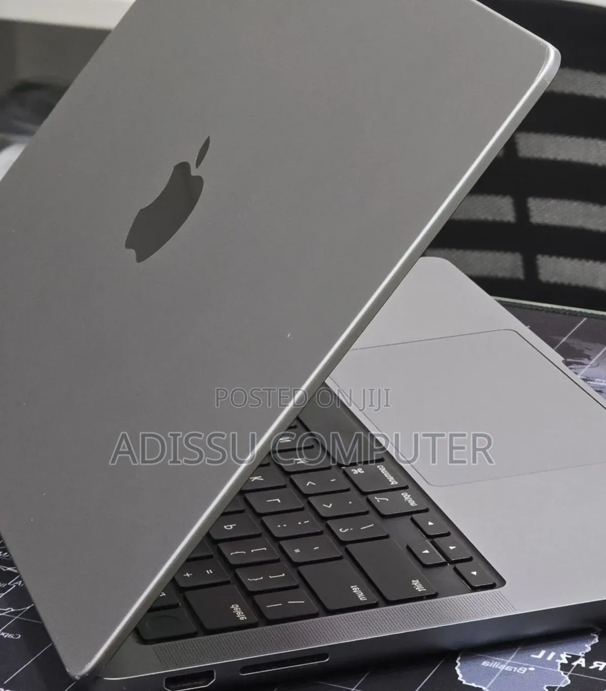 New Laptop Apple MacBook Pro 2023 M3 Pro 8GB Intel Core M3 SSD 512GB