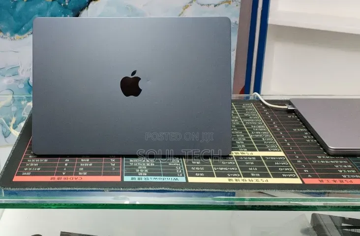 New Laptop Apple MacBook Air 2025 M4 16GB Apple M4 SSD 512GB