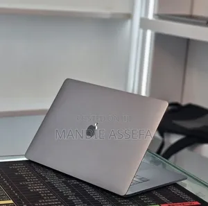 New Laptop Apple MacBook Pro 2018 32GB Intel Core i7 SSD 1T